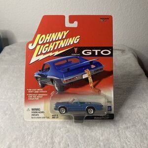 Johnny Lightning 1965 Ragtoppontiac gto 1/64